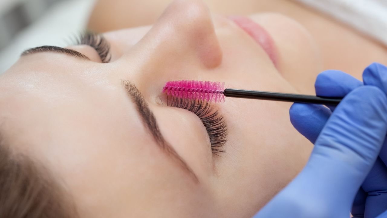 can you wear mascara with a lash lift reddit

